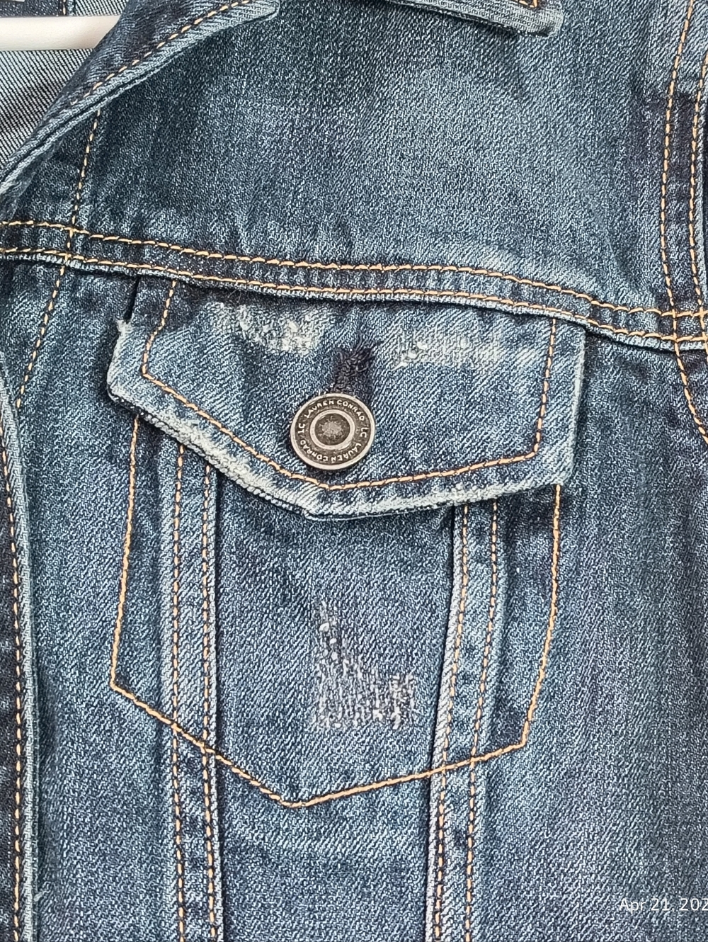 LC Blue Denim Distressed Trucker Bikers TIMELESS CASUAL Jean Jacket Women's XS - Picture 5 of 6